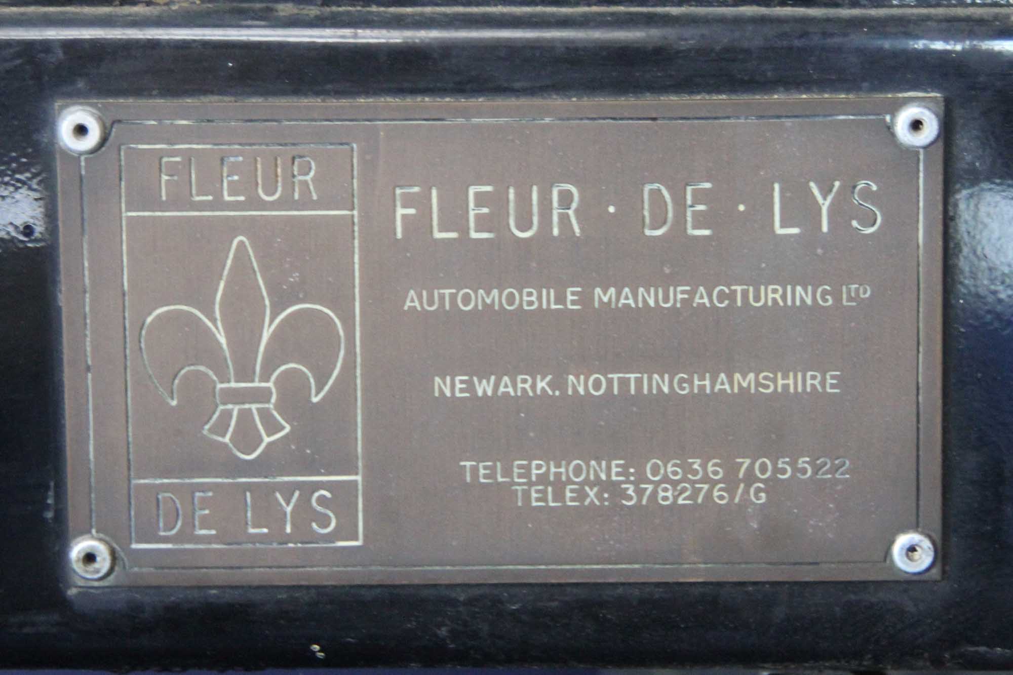 Fleur de lys Newark