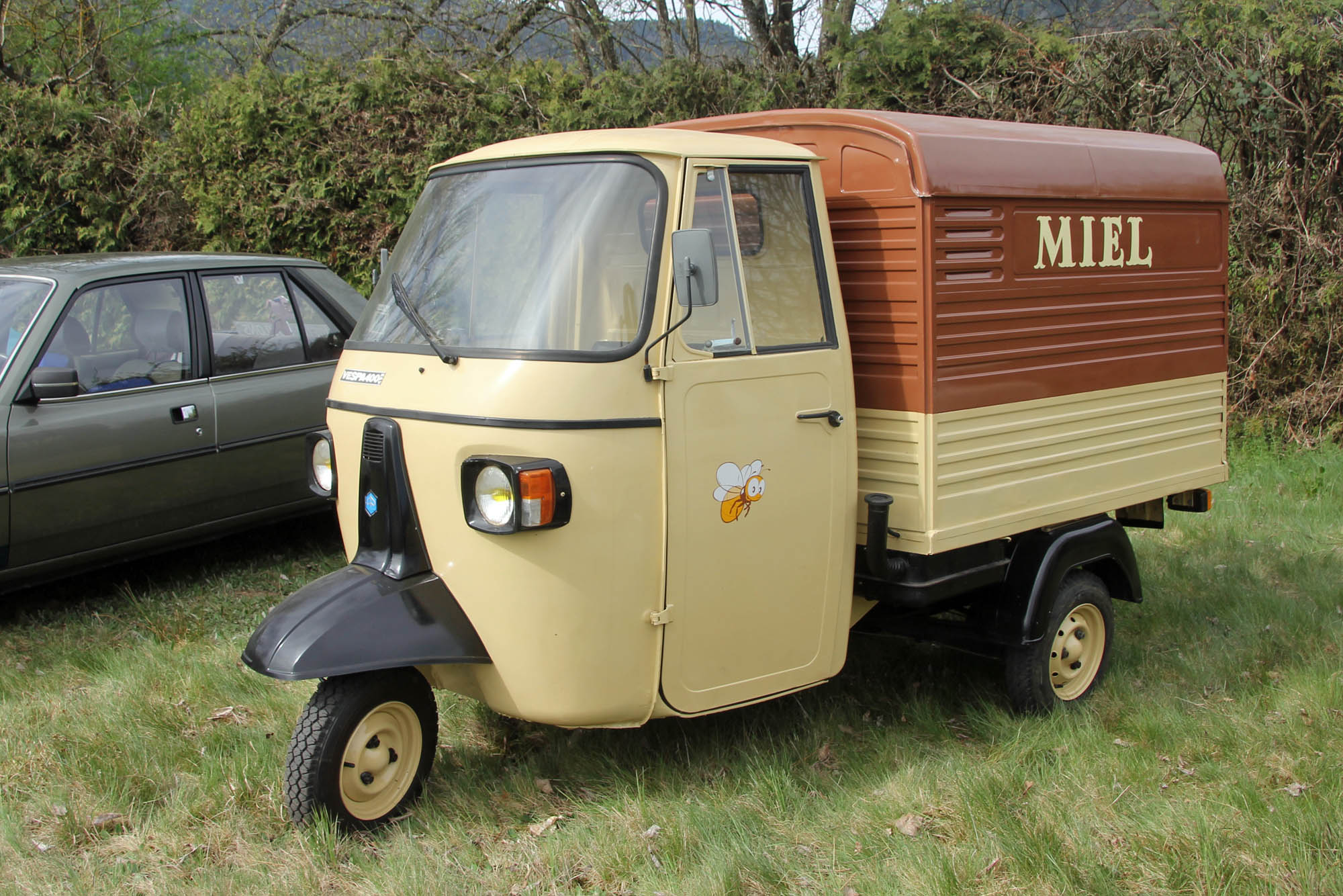 Piaggio Vespa 400 MPV
